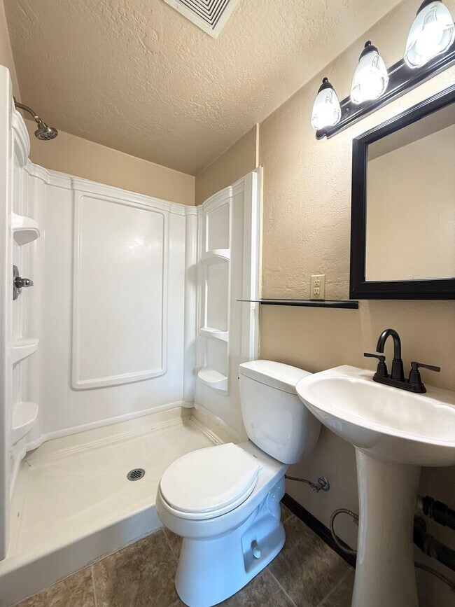 Building Photo - 2900 Terrmont Loop