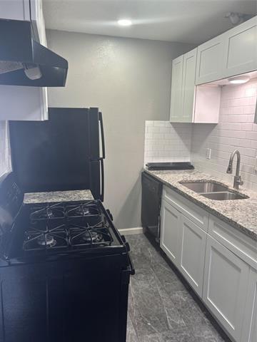 Building Photo - 6012 Westridge Ln