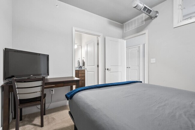 Building Photo - 235 S Delaware St