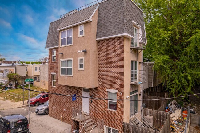 Building Photo - 2001 N Cleveland St