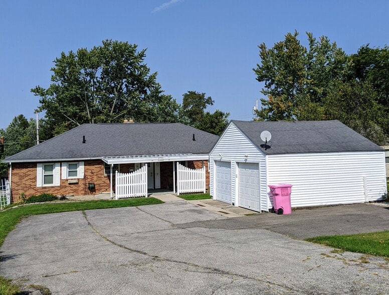 Building Photo - 807 Arlington Ave