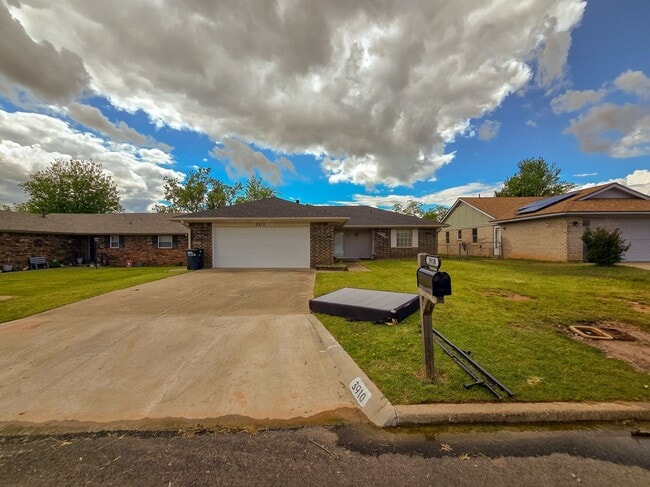 Building Photo - 3 Bedroom 2 Bath home in Shawnee!