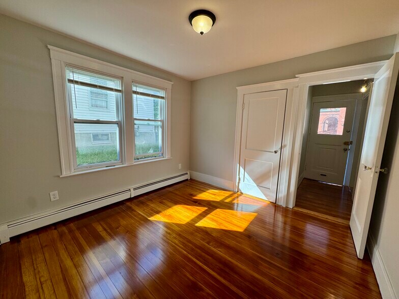 Building Photo - 109 Ruggles St