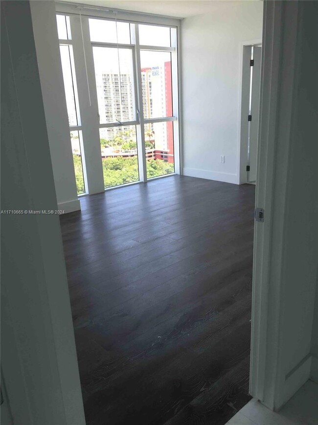 Building Photo - 400 Sunny Isles Blvd