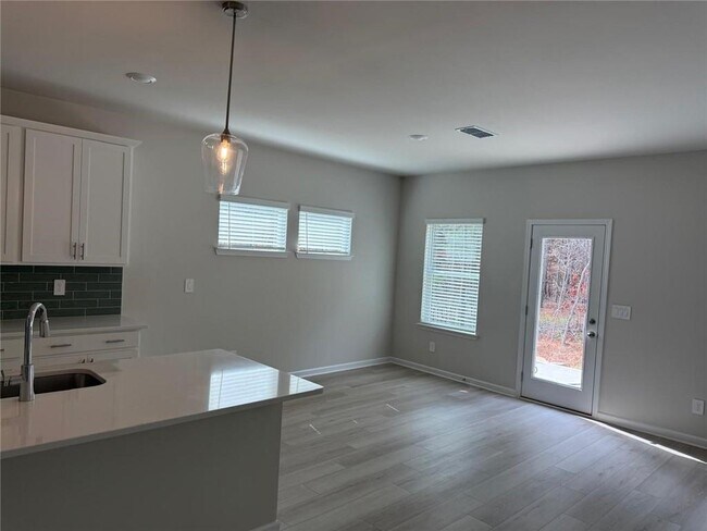 Building Photo - 181 Vly Oak Dr