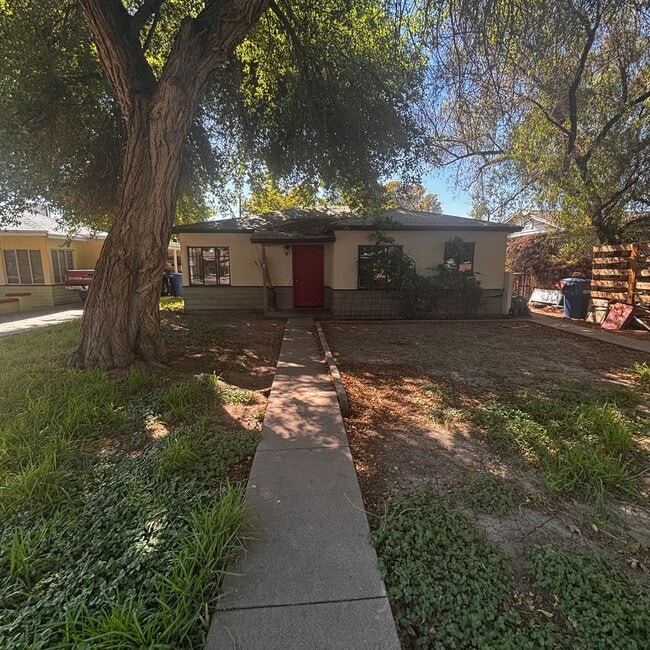 Primary Photo - Cozy 2 bedroom 1 bath Tempe Home – Availab...