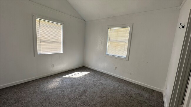 Building Photo - 2600 Stadium Dr