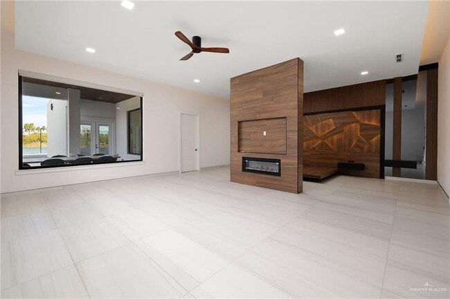 Building Photo - 43 Antigua Dr