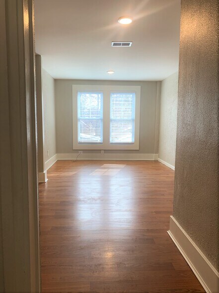 Building Photo - 1220 Fulton St W