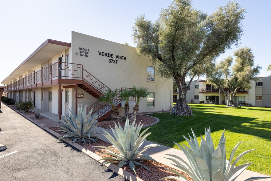 Building Photo - 3737 E Turney Ave