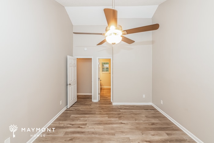 Building Photo - 300 Beech Hill Ct