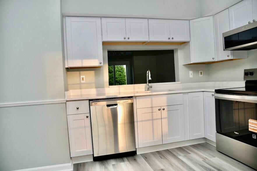 Building Photo - 6731 Sandpiper Ct
