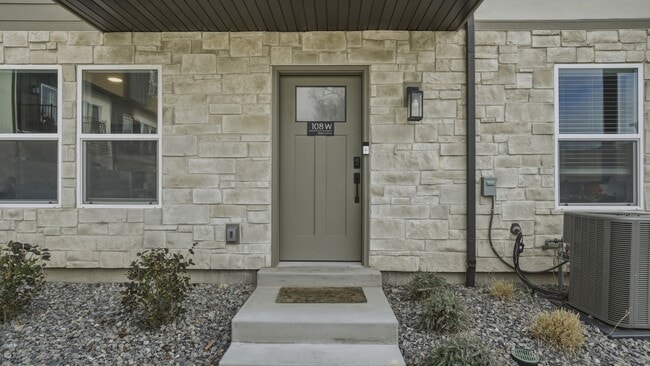Building Photo - 108 W Ryker Ln