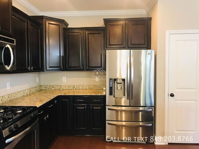 Building Photo - 3647 Bagley Dr