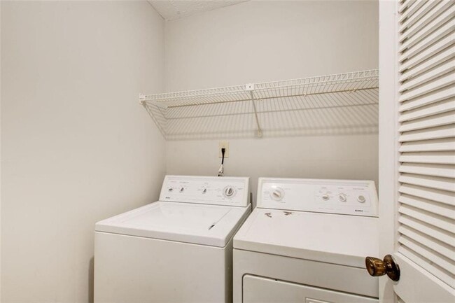 Building Photo - 805 Tuxworth Cir