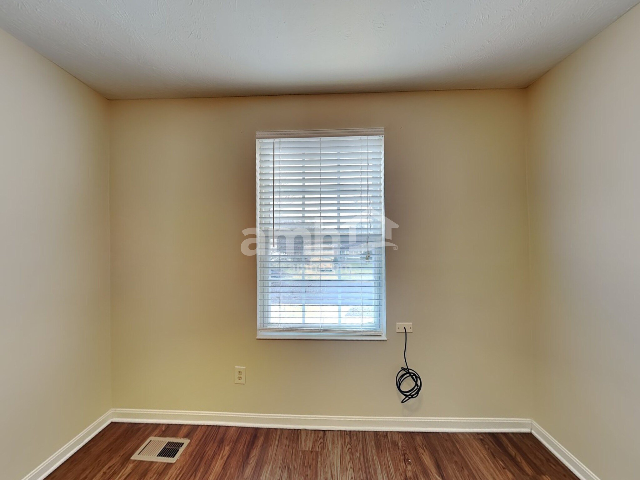 Building Photo - 51 Clearview Ln