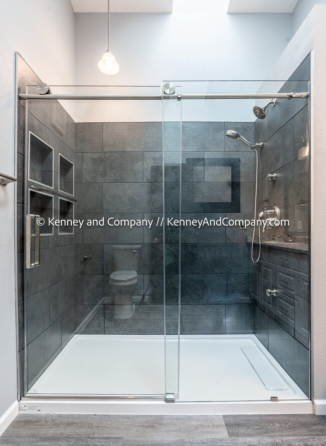 Building Photo - 1421 Querida Dr