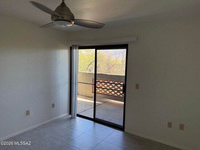 Building Photo - 5751 N Kolb Rd