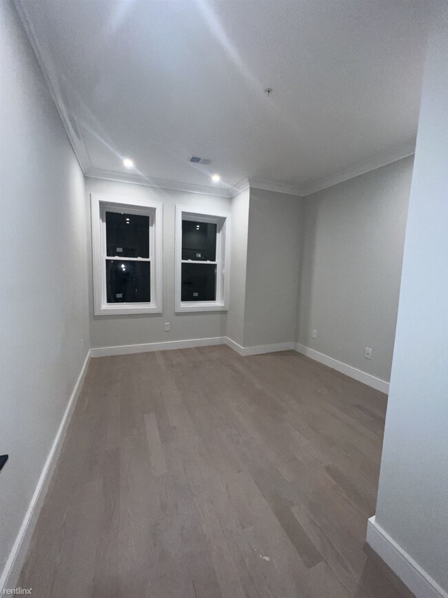 Building Photo - 4 br, 1 bath Condo - 161 Allston St Apt 6E...