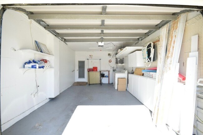 Building Photo - FULLY FURNISHED Condo For Rent in Pinellas...