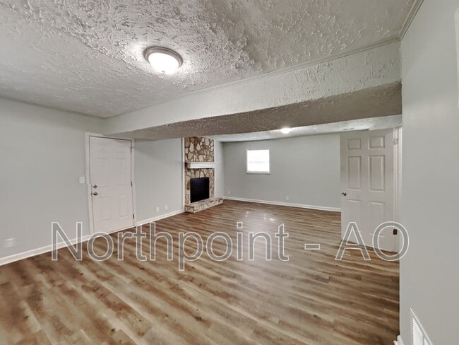 Building Photo - 2741 Oxford Dr