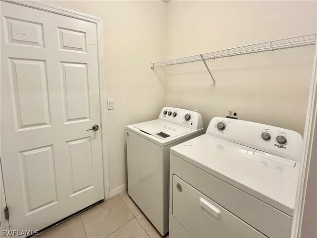 Building Photo - 1009 NE 11th St