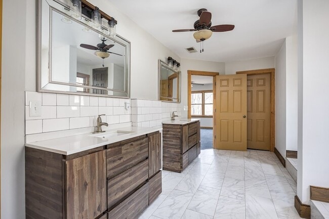 Building Photo - 1762 Burke Hollow Rd