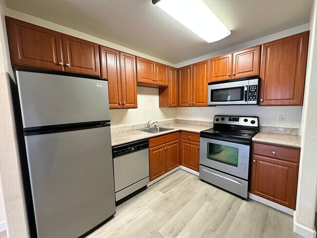 Building Photo - Modern Condo in a Gated Community Near Santana Row & Valley Fair!