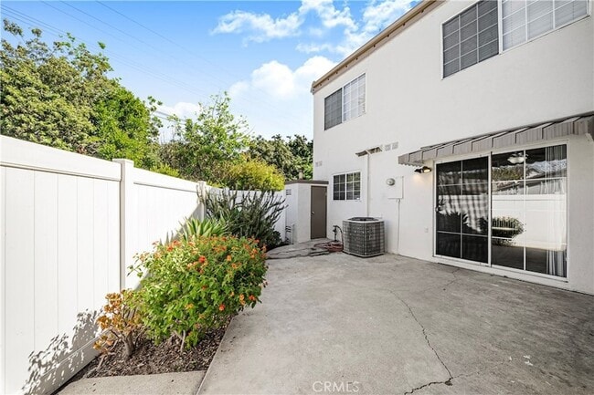 Building Photo - 8249 Haseltine Green