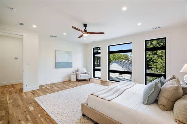 Building Photo - 5836 Kenwood Ave