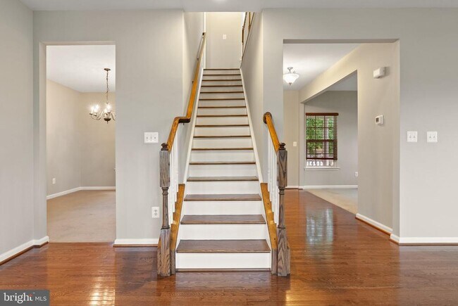 Building Photo - 9 Eisentown Drive