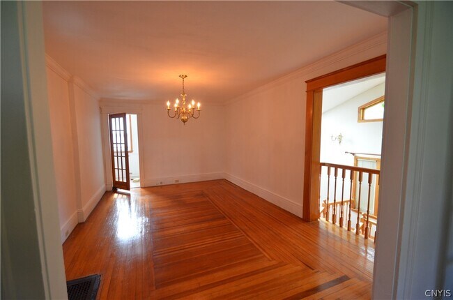 Building Photo - 210 Lincoln Park Dr