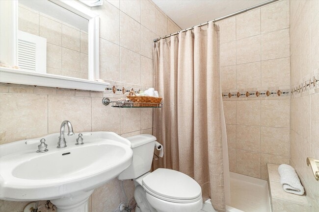 Building Photo - 3385 Coastal Hwy