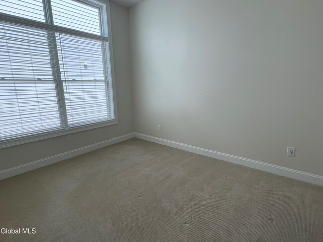 Building Photo - 233 Lake Ave