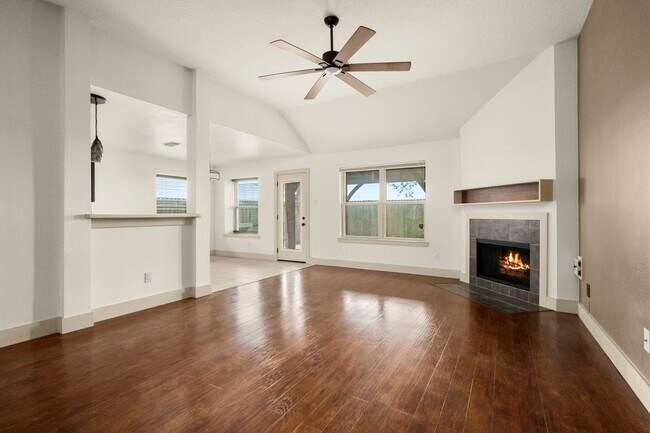 Building Photo - 1243 Willow Branch Dr