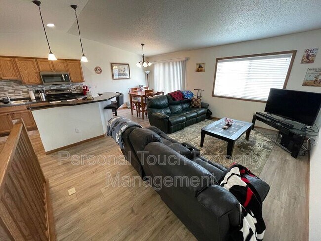 Primary Photo - 2580 5th St W