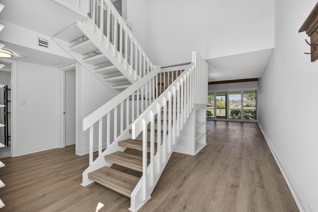 Building Photo - 259 Old Meadow Way