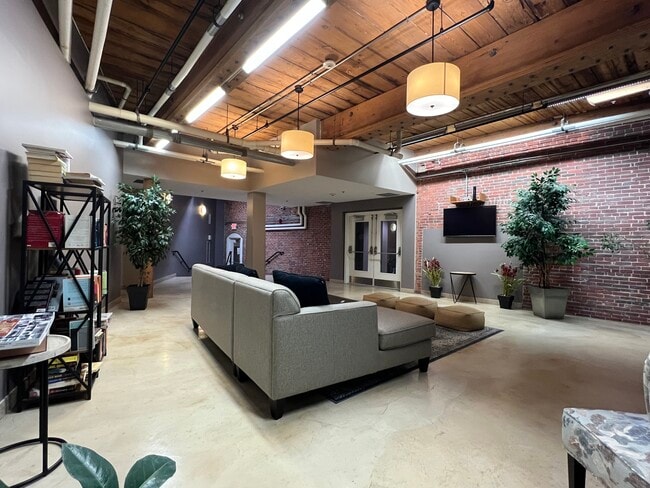 Building Photo - 35 Riverwalk Way