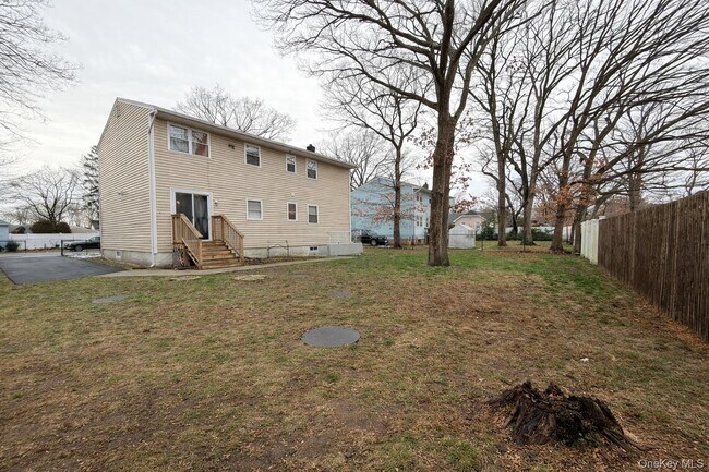 Building Photo - 35 N 16th St