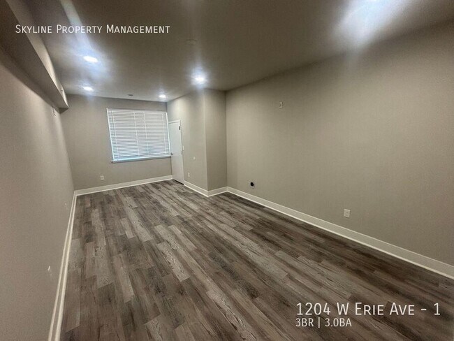 Building Photo - 1204 W Erie Ave