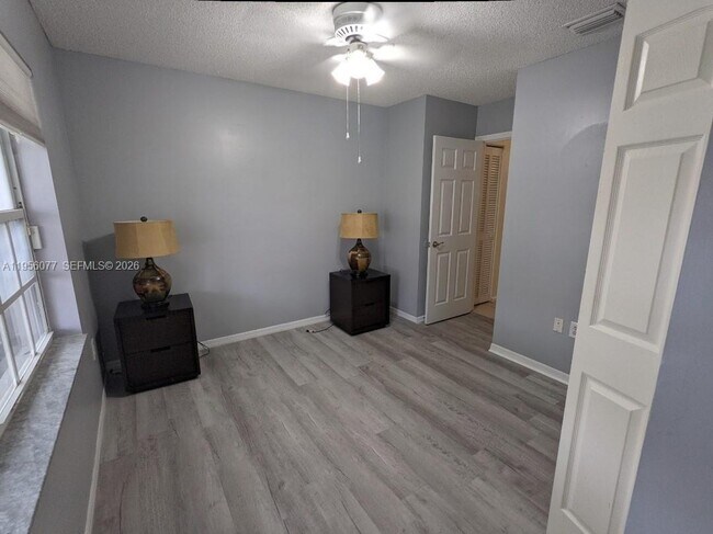 Building Photo - 13541 NW 5th Ct