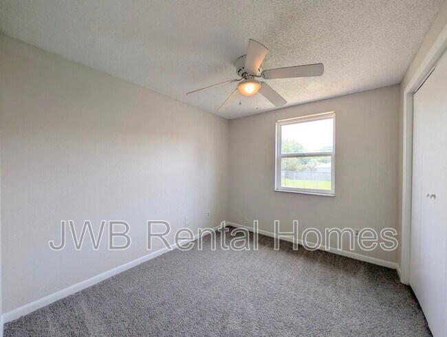 Building Photo - 5202 La Ventura Ct E