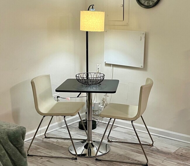 Building Photo - 11850 Sunrise Valley Dr