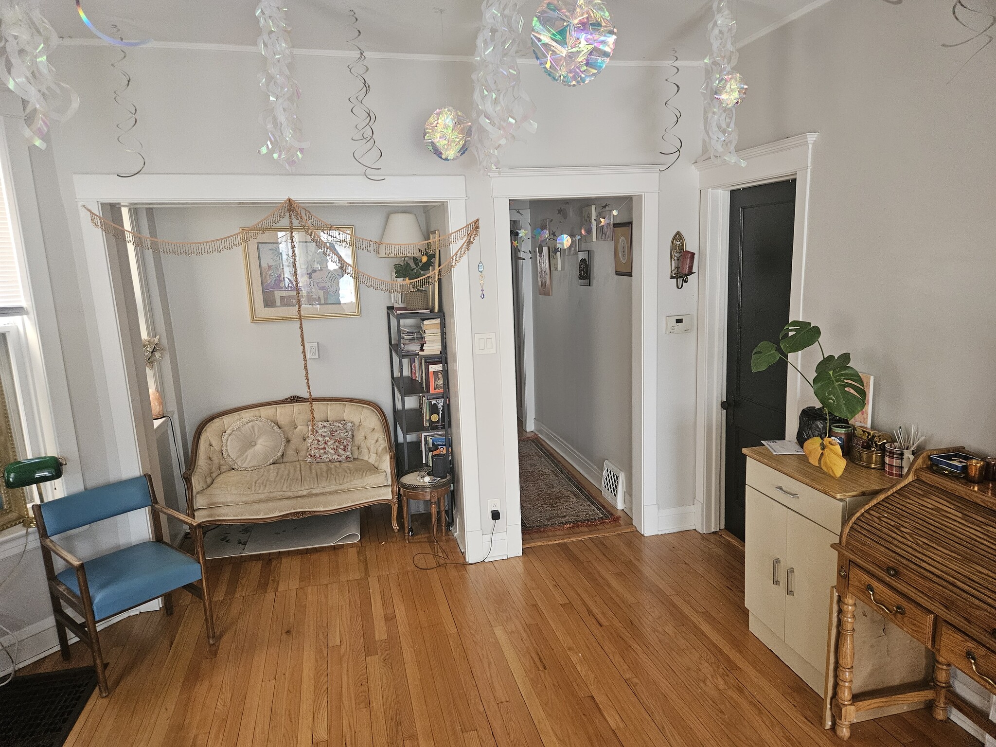 Building Photo - 1924 W Wilson Ave