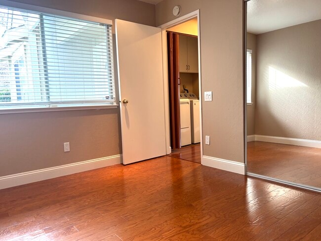 Building Photo - 267 S Wildwood