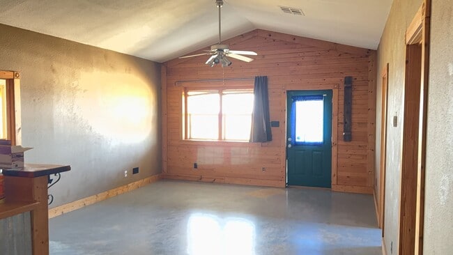 Building Photo - 3 bedroom 2 bathroom Barn dominium on 10 acres! First Month's Free!!