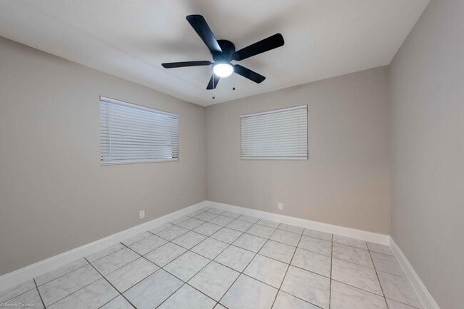 Building Photo - 120 SW 29th Terrace