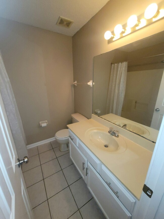 Building Photo - 6915 Brady Hill Dr