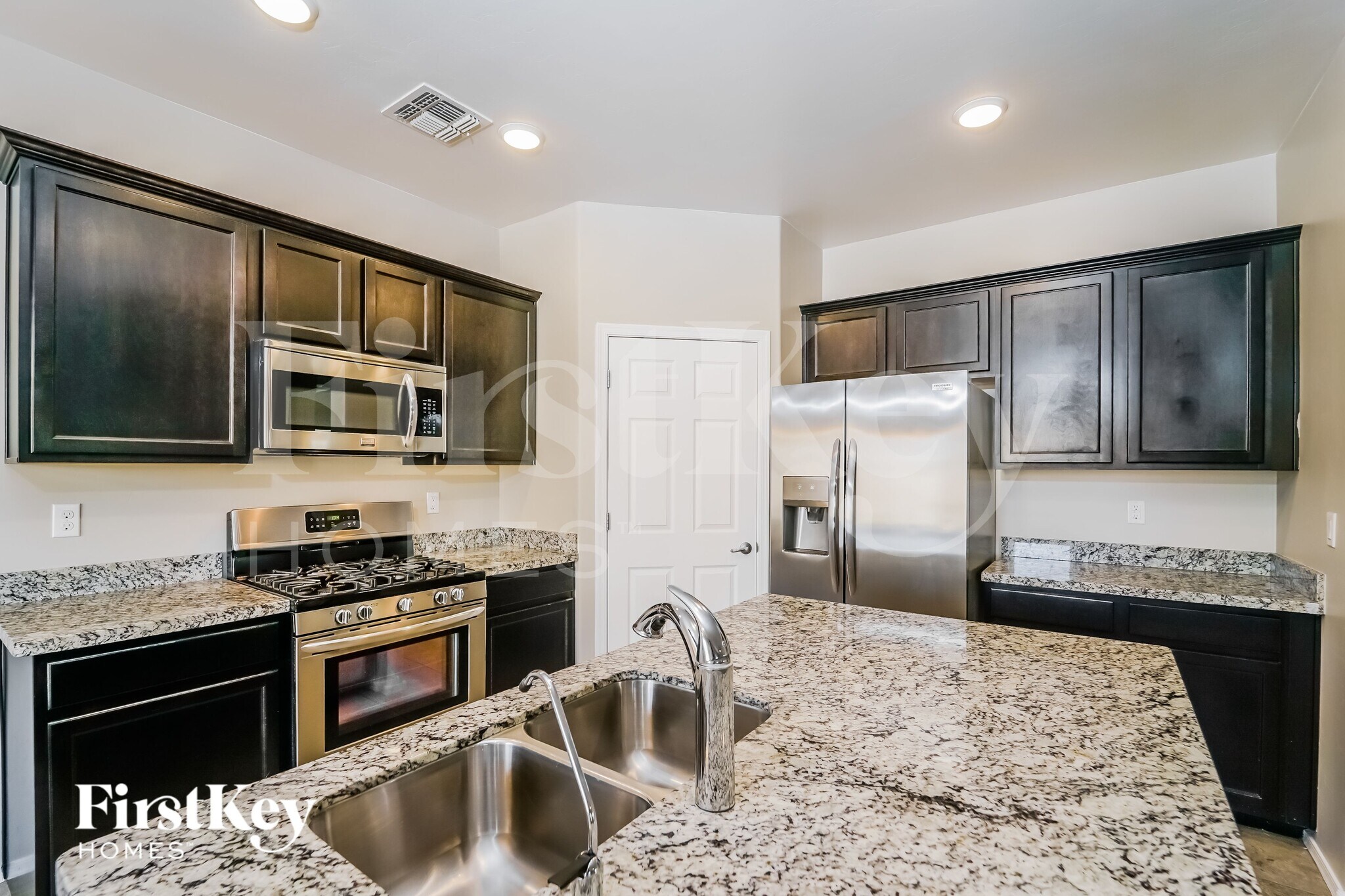 Building Photo - 12239 E Metz Dr