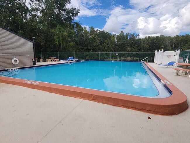 Building Photo - 11411 Pike Ct